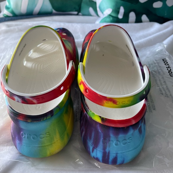 Crocs - Picture 2 of 9